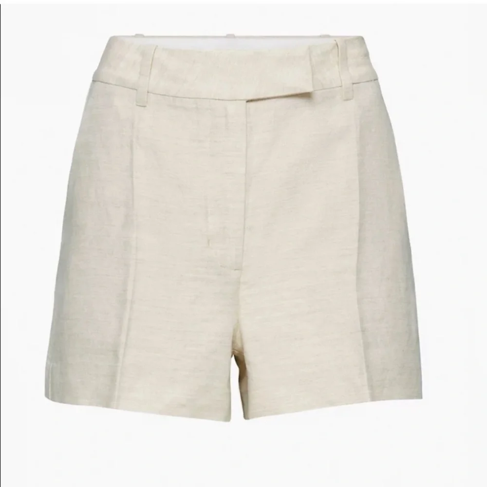 NEW Aritzia Wilfred Layover Linen Blend 3” Shorts in Natural Ecru NWT 10 12